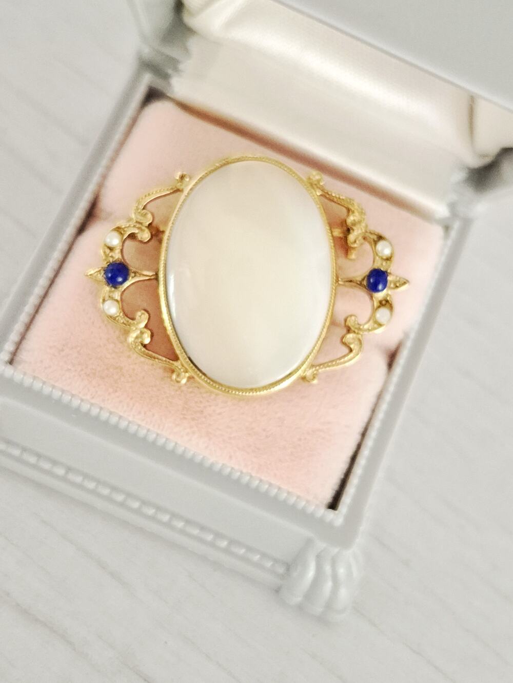 Vintage Mother of Pearl with Faux Pearl Victorian Oval Pin Brooch